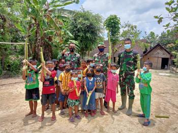 Begini Cara Satgas TMMD Bojonegoro Dekati Anak Desa Ngrancang